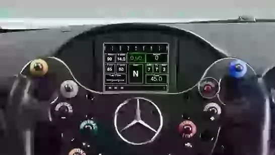 Mercedes AMG GT3 Interieur Informationszentrale DDU
